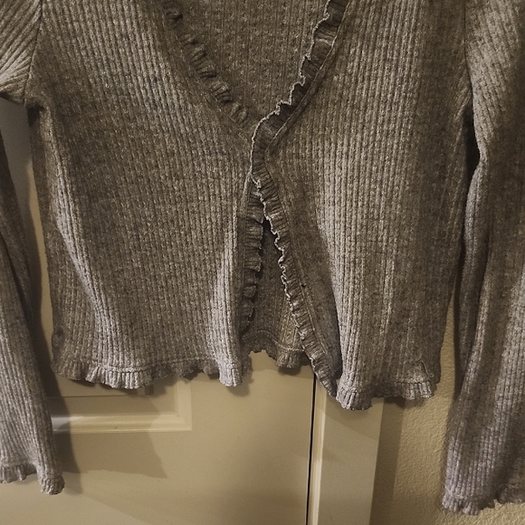 Gray Ruffled Girl's Sweater - Picture 4 of 5